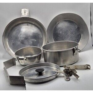 VTG 8 Pc Italian Nesting Camp Mess Kit w 1950s Lucky Lager Opener Vaughan Bottle